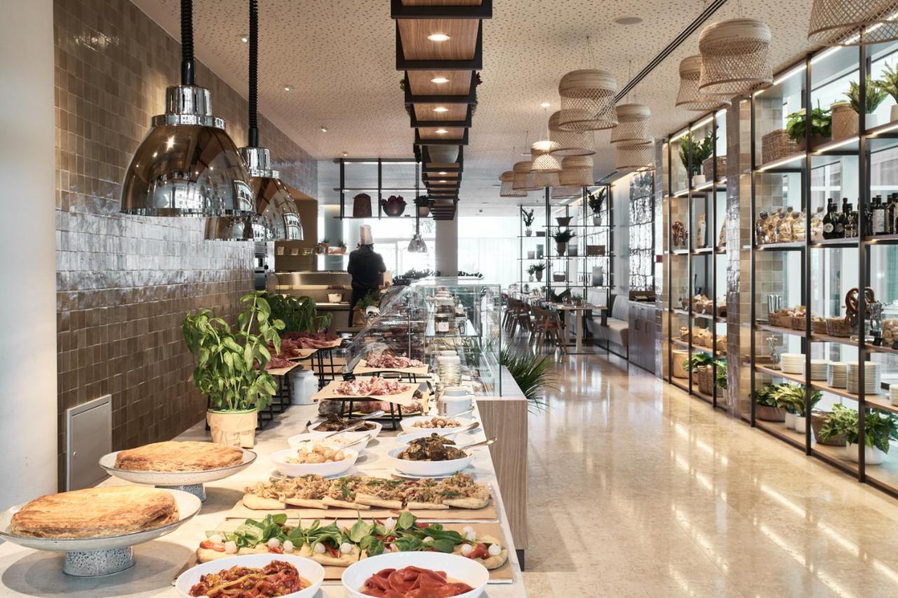 Falkensteiner Hotel & Spa Jesolo Exterior photo The buffet at the hotel