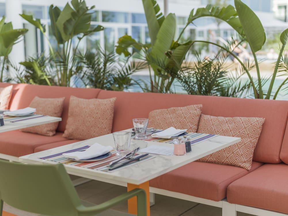Falkensteiner Hotel & Spa Jesolo Exterior photo The Beach Club