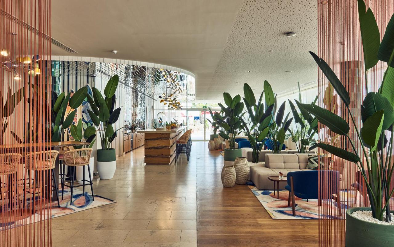 Falkensteiner Hotel & Spa Jesolo Exterior photo The lounge at the airport