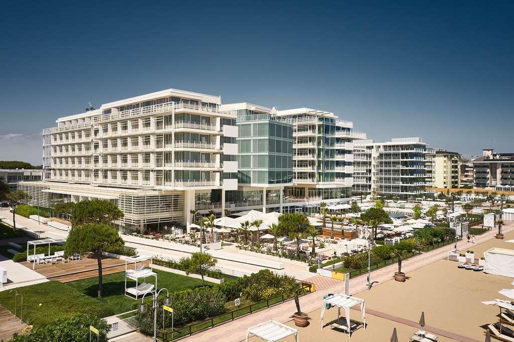 Falkensteiner Hotel & Spa Jesolo Exterior photo The Westin La Paloma