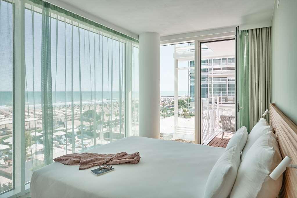 Falkensteiner Hotel & Spa Jesolo Room photo A bedroom at the hotel